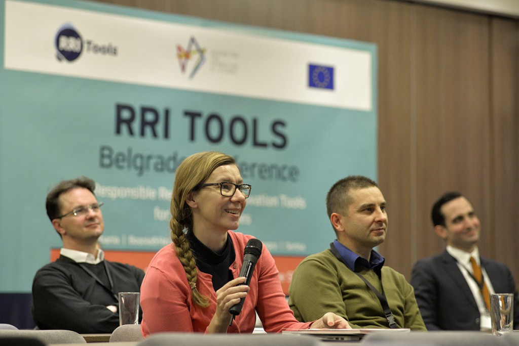 "Daha iyi bir toplum için sorumluluk bilinci"