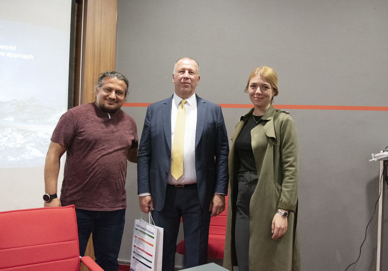 Sloven Atech & Ankora Şirket Heyeti Gelecekteki işbirliğini Teşvik Etmek için IUS'U Ziyaret Etti