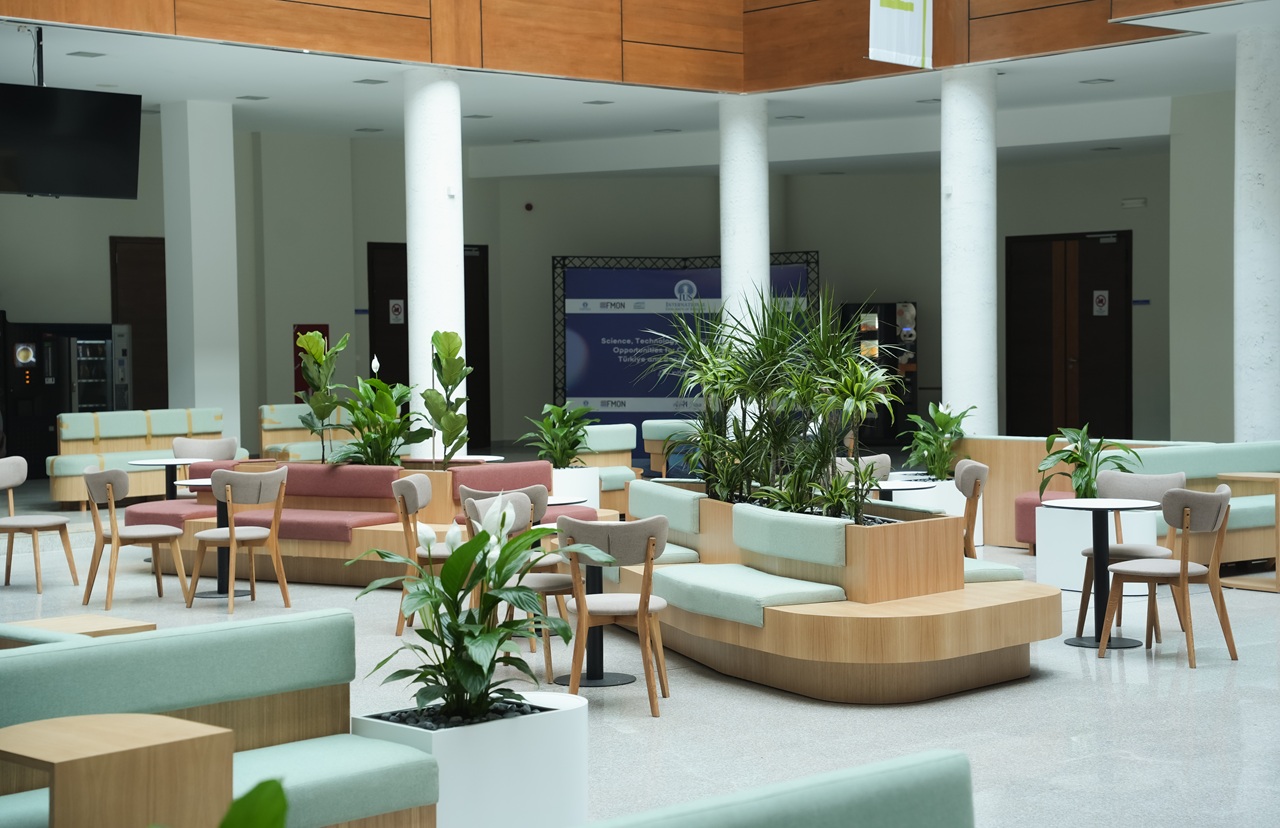 Novi izgled kampusa: ARCH redizajn ozelenio lobije i balkone IUS-a