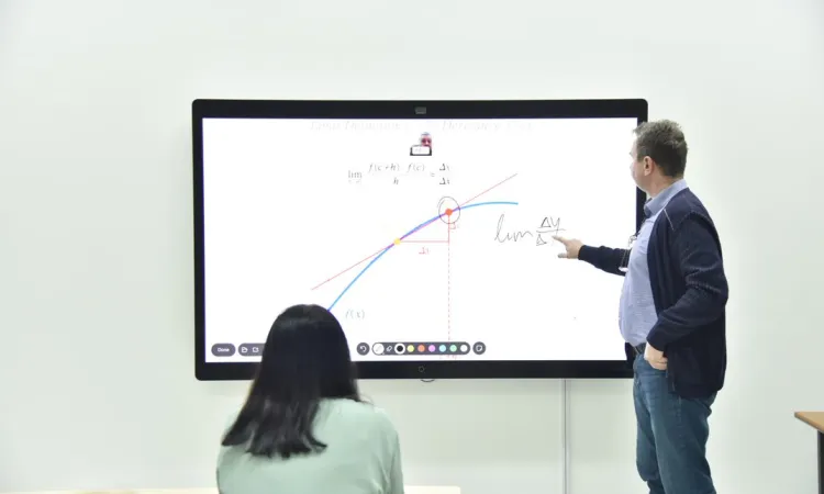 IUS Takes a Pioneering Step in Educational Technology