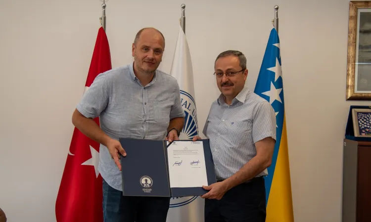 IUS ve Kodeks d.o.o., Endüstri-Akademi İşbirliğini Güçlendiren Mutabakat Anlaşması İmzalıyor