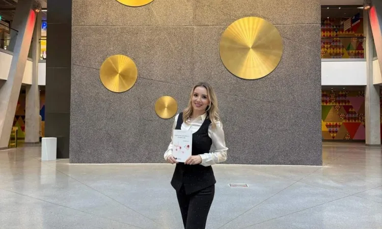 IUS Mezunu Dr. Aida Selimović-Pašić, Lösemi Tedavisinde DNA Metilasyonunu Hedefleyen Çalışmasıyla İsveç’te Doktorasını Tamamladı