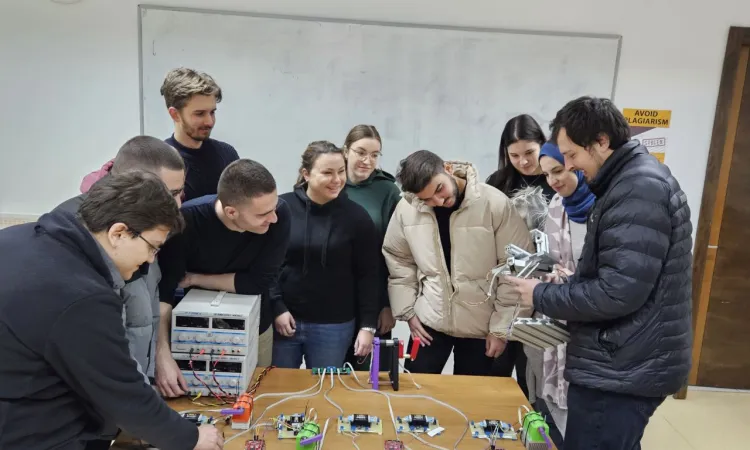 "Managing Haptic Interactions" Projesi Önemli Bir Başarıyla Sonuçlandı