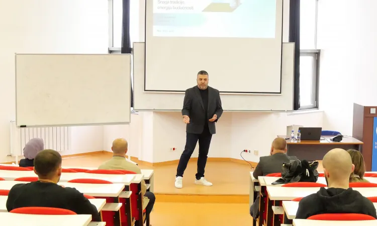 Hayalden Gerçeğe: Mirza Ustamujić, IUS'ta Geleceğin Liderlerine İlham Veriyor