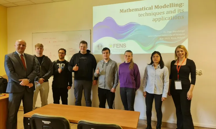 Dr. Büyükdağlı, Polonya'da Düzenlenen Uluslararası Eğitim Haftasında Sürdürülebilirlik ve Yapay Zeka Araştırmalarını Teşvik Ediyor