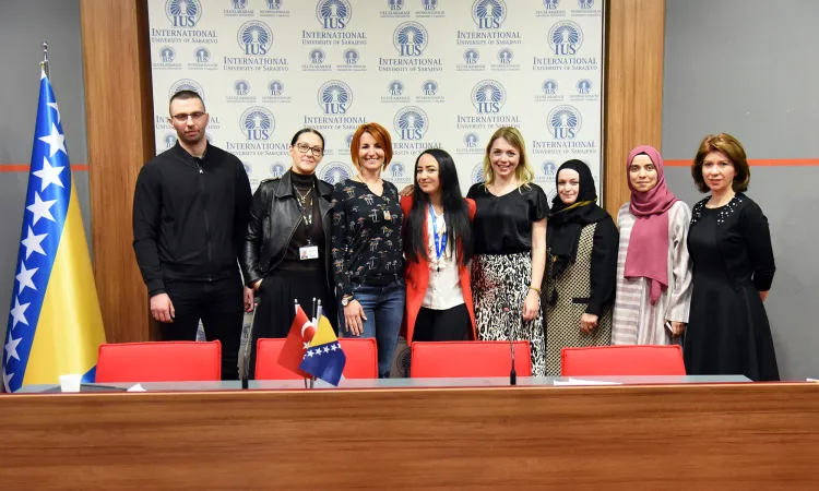 2022 Saraybosna ICT Gününde Kızlar