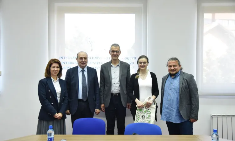 Bosna Hersek Elektrik Mühendisliği Dergisi Tanıtımı IUS'ta Yapılmıştır